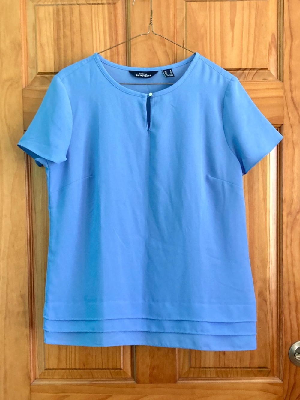 Women’s size 8 Lands’ End Outfitters blue lightweight short sleeved top